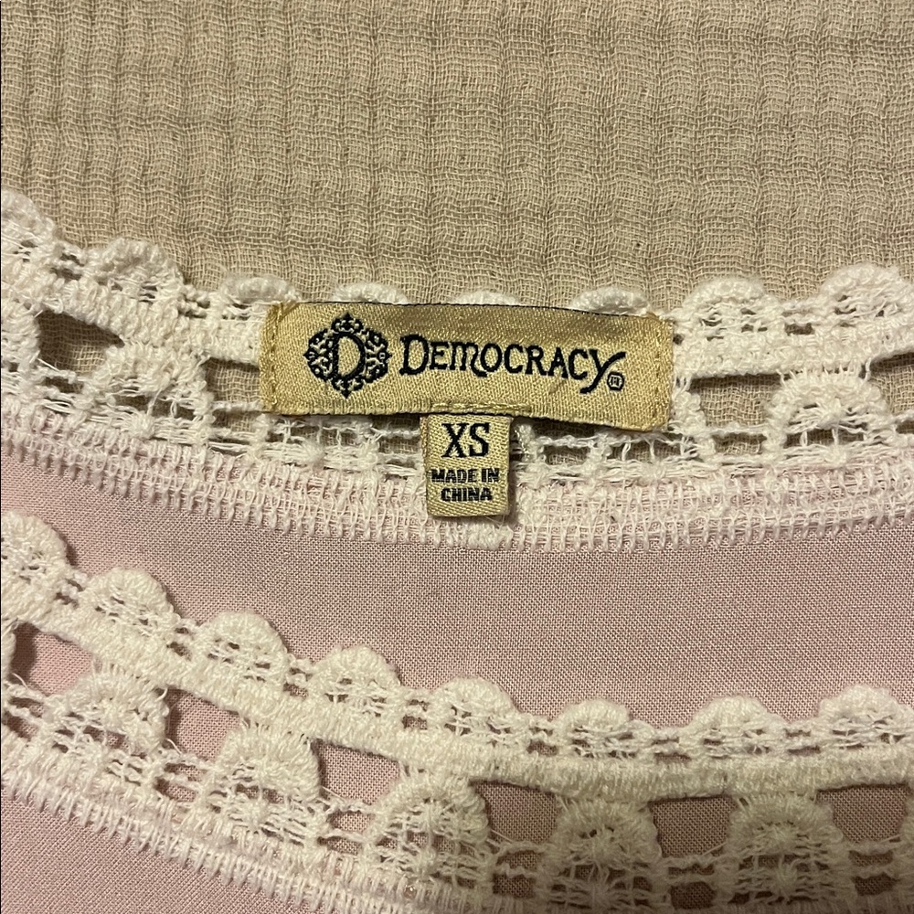 Democracy Top Embroidered Crochet Boho 3/4th Bell Sleeve Scoop neck Scallop Hem - Picture 2 of 6